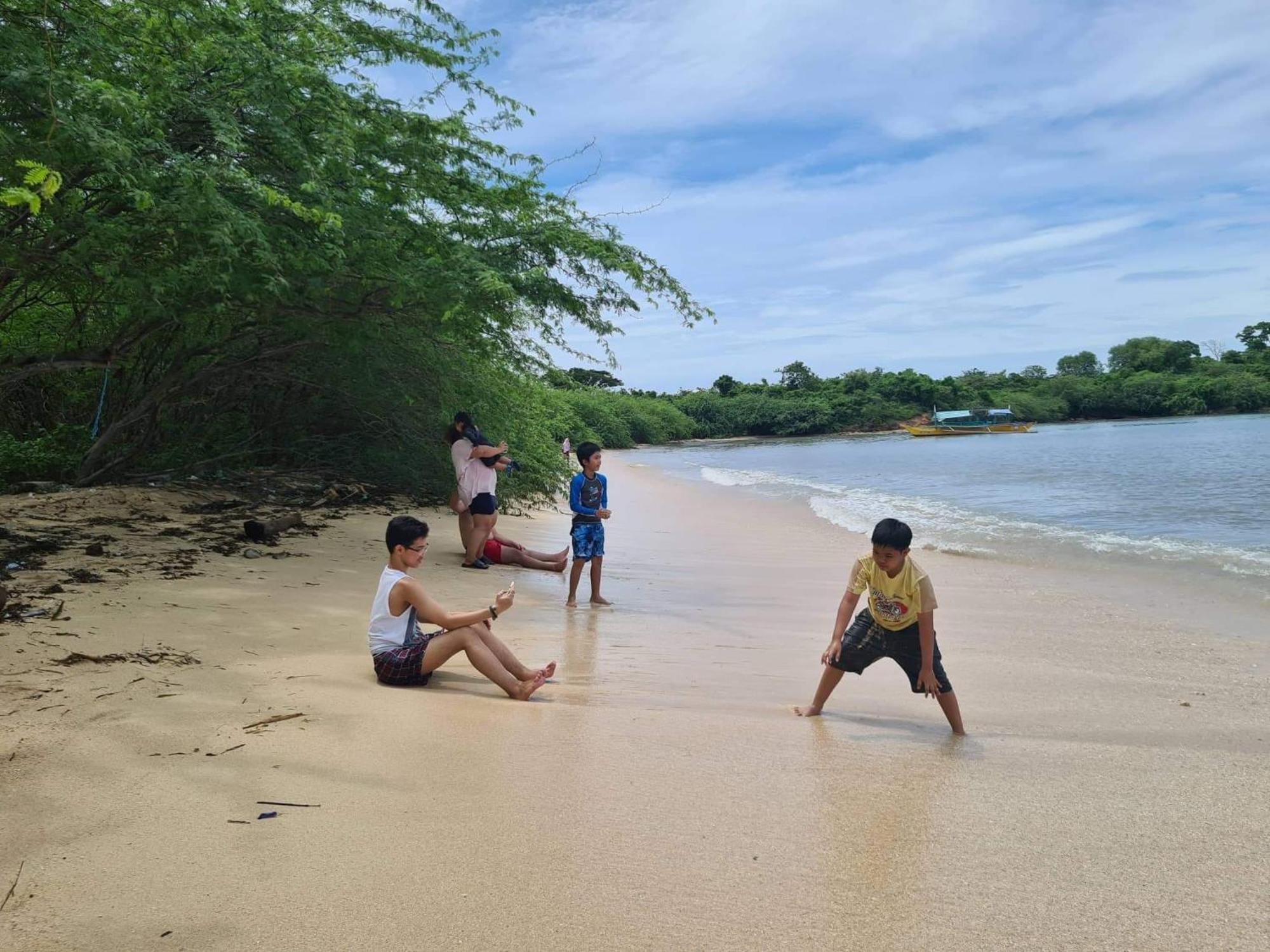 Calatagan'S Bahay Kubo - With Beach Access Батангас Экстерьер фото